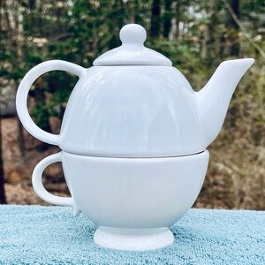 Dansk ceramic teapot and mug stackable set, white